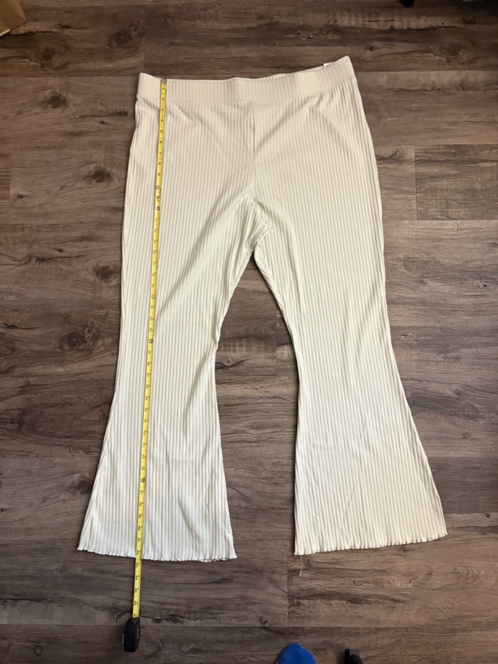 Nike Plus Women's High-Waisted Ribbed Jersey Flared Leggings mint green